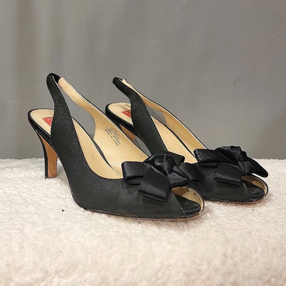 Oscar De La Renta Black Bow Shoes